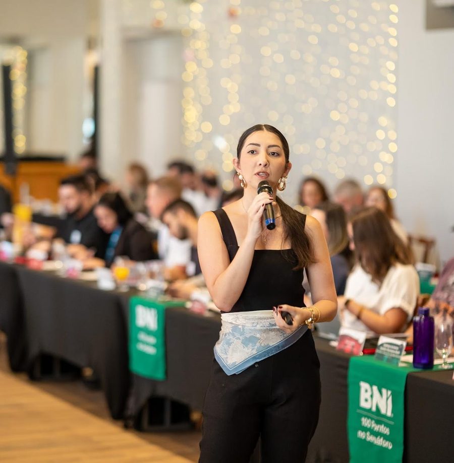 Carol na palestra BNI